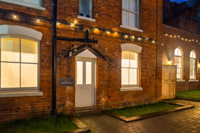 Modern 3 Bedroom Townhouse - Bedroom TVs - Wolverhampton Centre