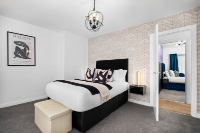 Stylish 3 Bedroom House - Garden - Parking