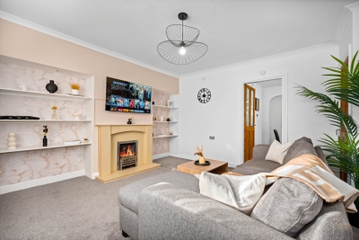 Stylish 3 Bedroom House - Garden - Parking