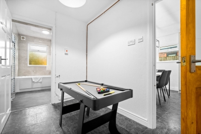 Stylish 3 Bedroom House - Garden - Parking