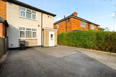 Stylish 3 Bedroom House - Garden - Parking