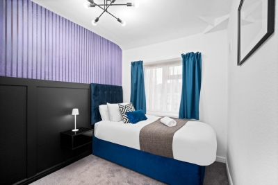 Stylish 3 Bedroom House - Garden - Parking