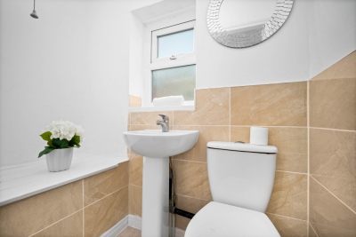 Stylish 3 Bedroom House - Garden - Parking