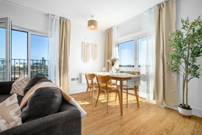 Luxury 2 Bedroom Apartment - Juliet Balcony