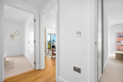 Luxury 2 Bedroom Apartment - Juliet Balcony