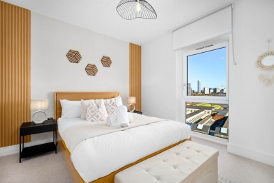 Luxury 2 Bedroom Apartment - Juliet Balcony
