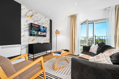 Luxury 2 Bedroom Apartment - Juliet Balcony