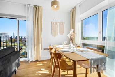 Luxury 2 Bedroom Apartment - Juliet Balcony