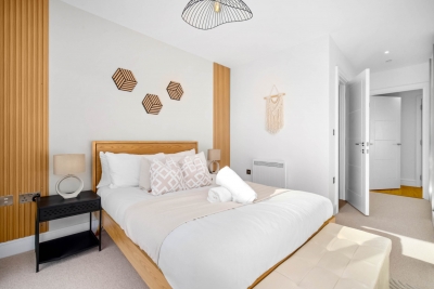 Luxury 2 Bedroom Apartment - Juliet Balcony