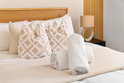 Luxury 2 Bedroom Apartment - Juliet Balcony