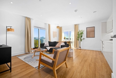 Luxury 2 Bedroom Apartment - Juliet Balcony