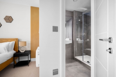 Luxury 2 Bedroom Apartment - Juliet Balcony