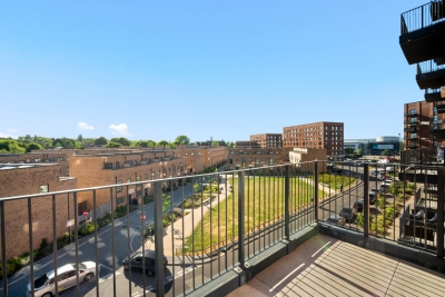 Stylish 2 Bedroom Apartment - Balcony - Fast WiFi