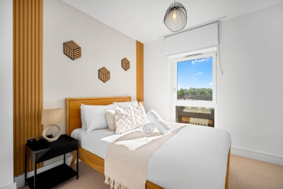Stylish 2 Bedroom Apartment - Balcony - Fast WiFi
