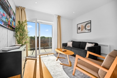 Stylish 2 Bedroom Apartment - Balcony - Fast WiFi