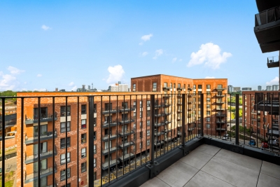 Stylish 2 Bedroom Apartment * Balcony * Fast Wi-Fi