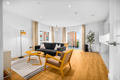 Stylish 2 Bedroom Apartment * Balcony * Fast Wi-Fi