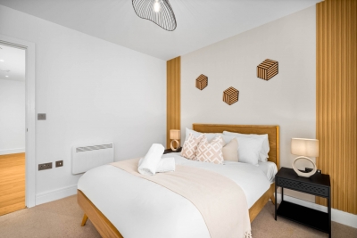 Stylish 2 Bedroom Apartment * Balcony * Fast Wi-Fi