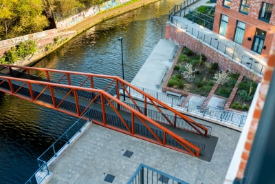 Stylish 2 Bedroom Apartment * Balcony * Fast Wi-Fi