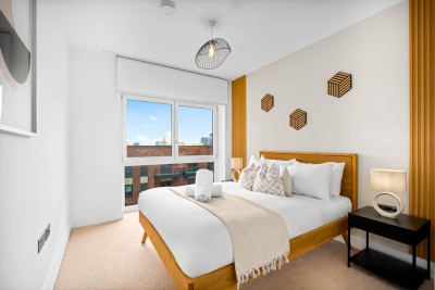 Stylish 2 Bedroom Apartment * Balcony * Fast Wi-Fi