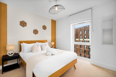 Stylish 2 Bedroom Apartment * Balcony * Fast Wi-Fi