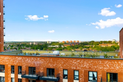Luxury 2 Bedroom Apartment - Juliet Balcony - Fast WiFi - Netflix