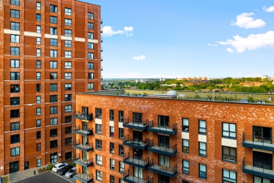 Luxury 2 Bedroom Apartment - Juliet Balcony - Fast WiFi - Netflix