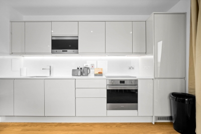 Luxury 2 Bedroom Apartment - Juliet Balcony - Fast WiFi - Netflix