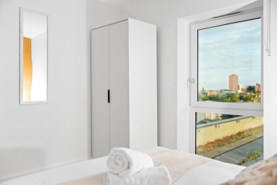 Luxury 2 Bedroom Apartment - Juliet Balcony - Fast WiFi - Netflix