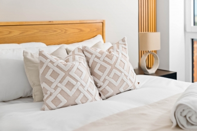 Luxury 2 Bedroom Apartment - Juliet Balcony - Fast WiFi - Netflix