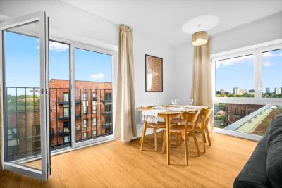 Luxury 2 Bedroom Apartment - Juliet Balcony - Fast WiFi - Netflix