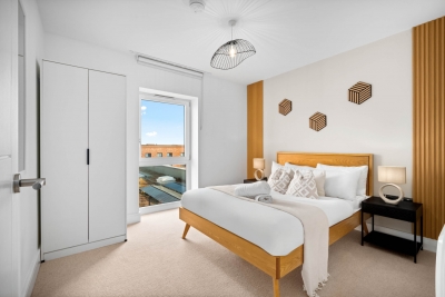 Luxury 2 Bedroom Apartment - Juliet Balcony - Fast WiFi - Netflix