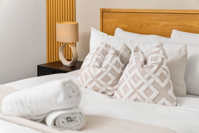 Luxury 2 Bedroom Apartment - Juliet Balcony - Fast WiFi - Netflix