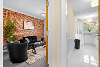 Modern Four Bedroom House - Garden - Parking - Great Barr