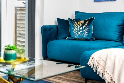 Elegant Three Bedroom House - Parking - Garden