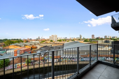 Stylish Apartment - Balcony - Fast WiFi - Netflix