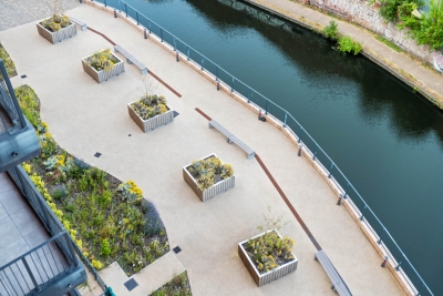Modern Apartment * Balcony * Canal Views * Netflix