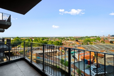 Modern Apartment * Balcony * Canal Views * Netflix
