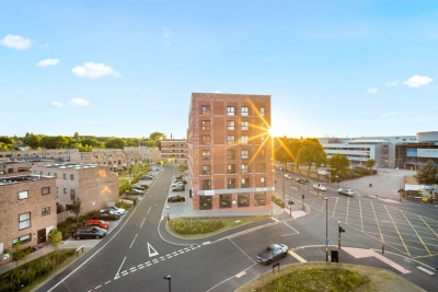 Stylish 2 Bed Apartment * Balcony * Netflix