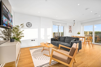 Stylish 2 Bed Apartment * Balcony * Netflix
