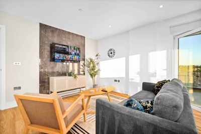 Stylish 2 Bed Apartment * Balcony * Netflix