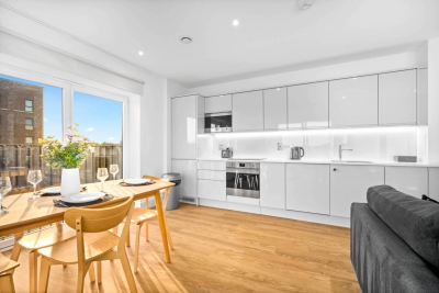 Stylish 2 Bed Apartment * Balcony * Netflix
