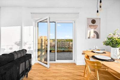 Stylish 2 Bed Apartment * Balcony * Netflix