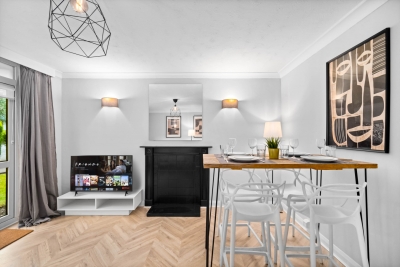 Elegant 2 Bedroom Apartment - Parking - Garden - Netflix