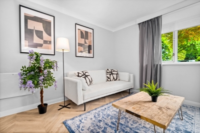 Elegant 2 Bedroom Apartment - Parking - Garden - Netflix