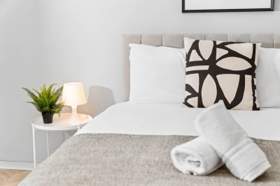Elegant 2 Bedroom Apartment - Parking - Garden - Netflix