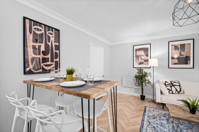 Elegant 2 Bedroom Apartment - Parking - Garden - Netflix