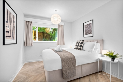 Elegant 2 Bedroom Apartment - Parking - Garden - Netflix