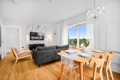 Modern Apartment * 2 Bedroom * Balcony* Parking