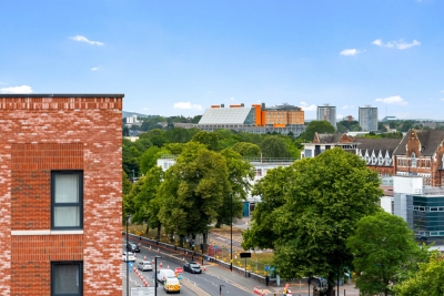 Modern Apartment * 2 Bedroom * Balcony* Parking